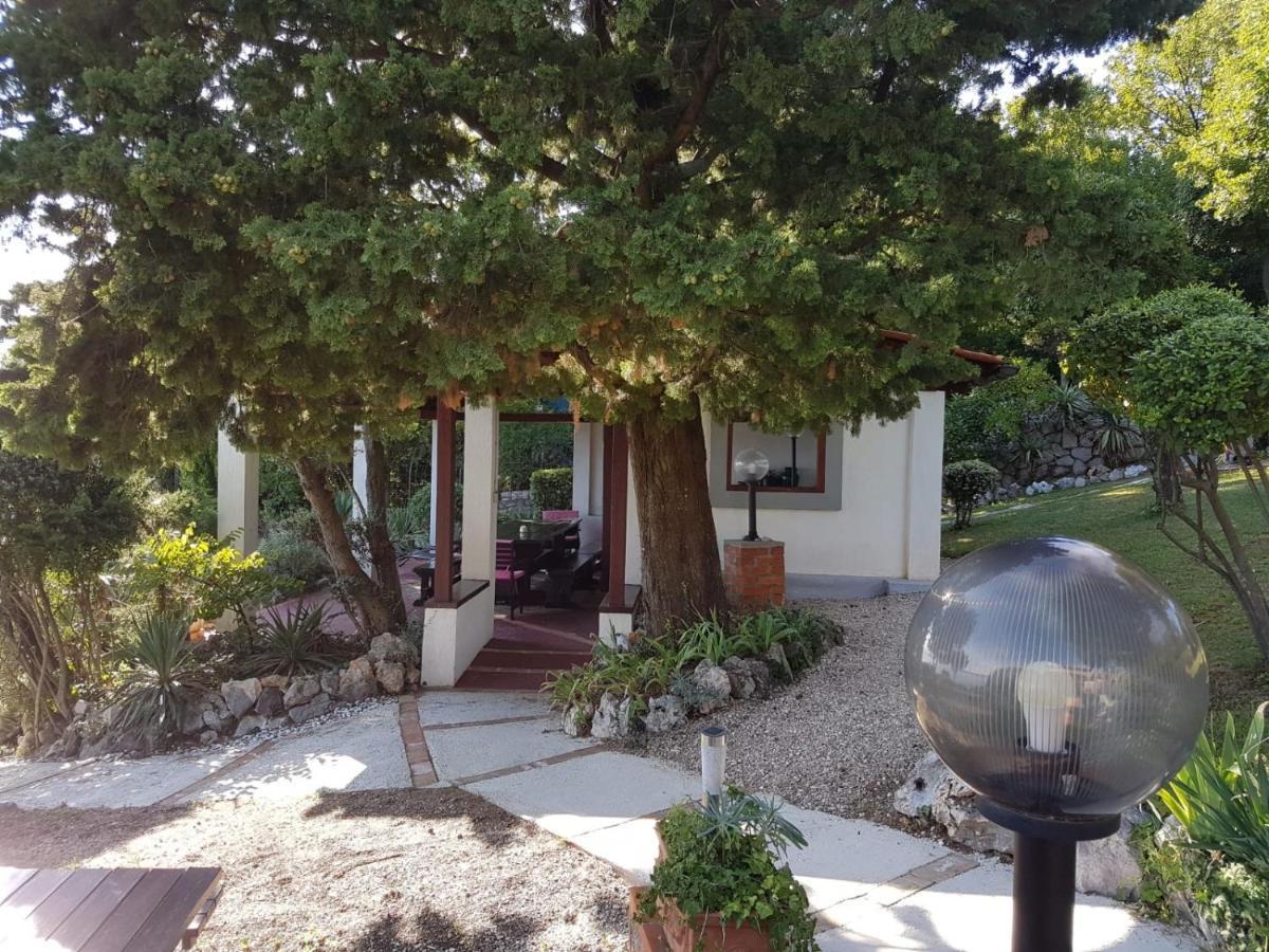 Apartments Villa Dora Kraljevica Kültér fotó