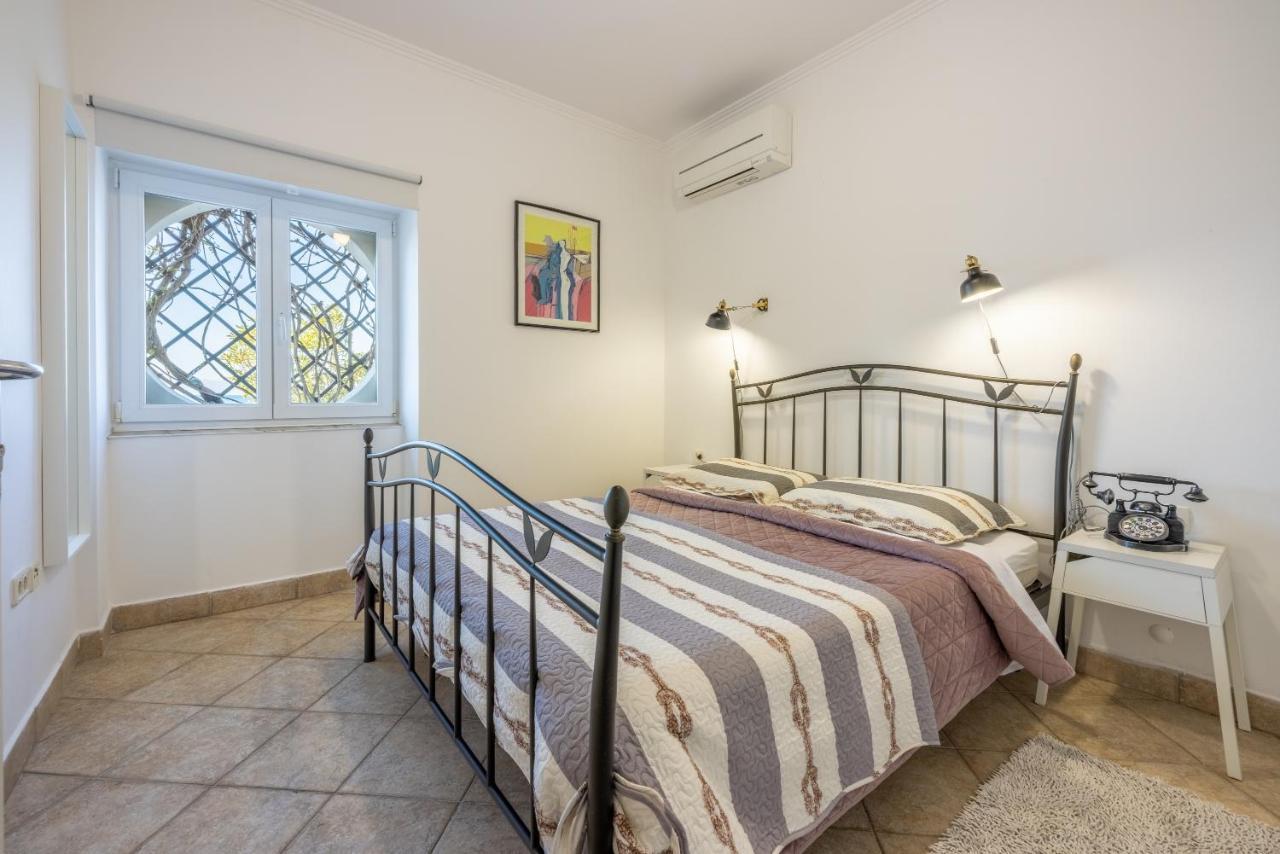 Apartments Villa Dora Kraljevica Kültér fotó